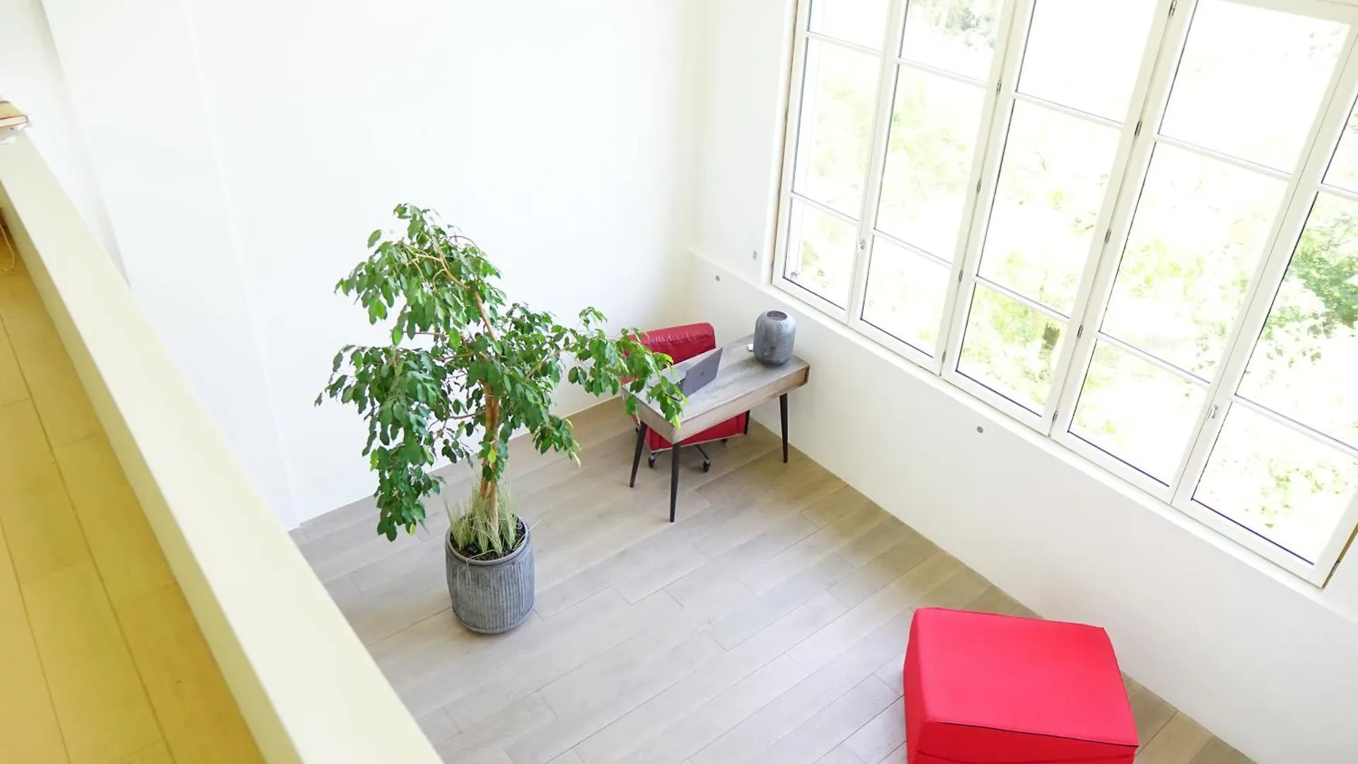 Spacious Loft In With Stunning View *