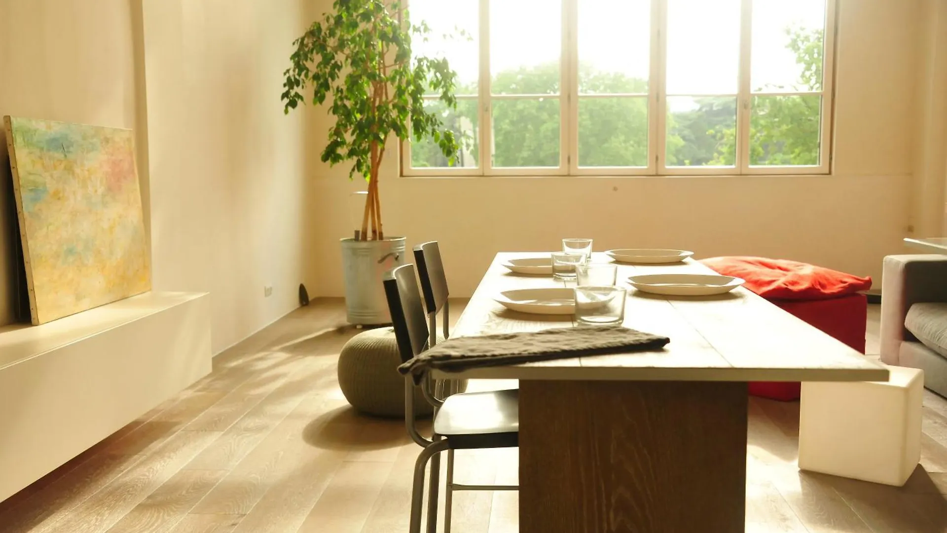 Spacious Loft In With Stunning View