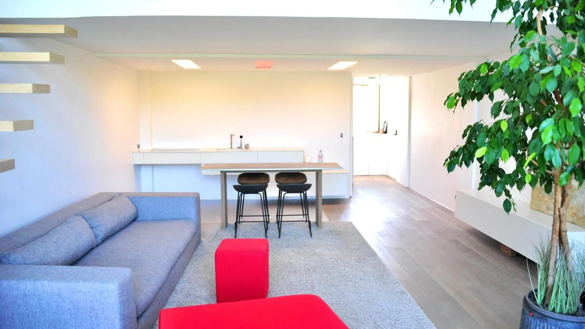 Spacious Loft In With Stunning View Appartement Parijs